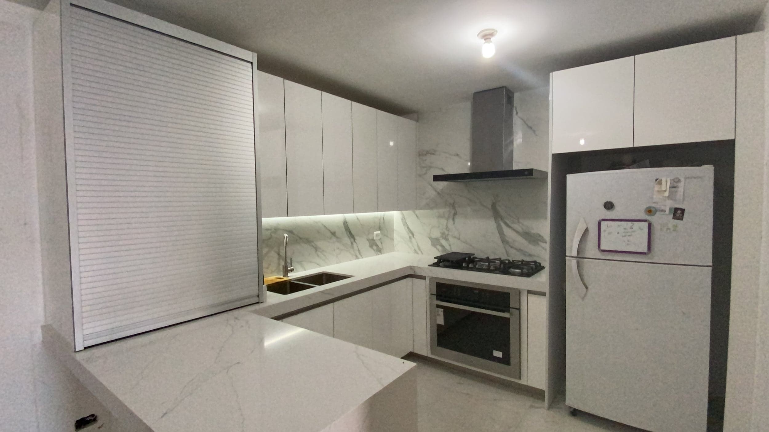 Cocina Luma hecha a medida por Molbani