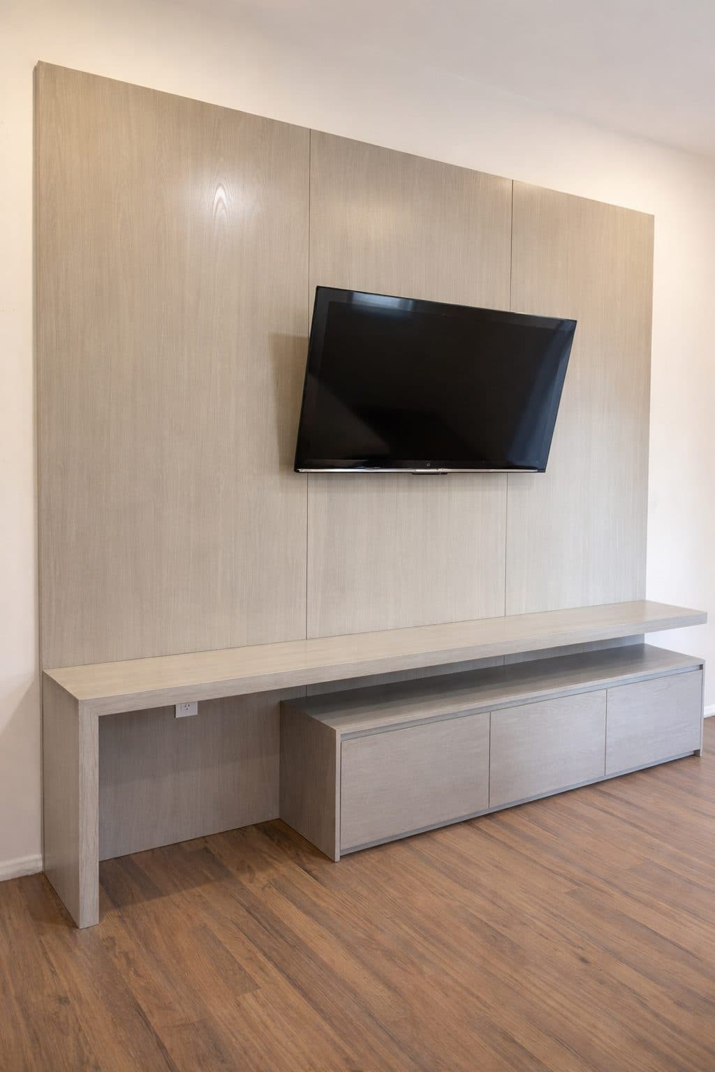 Mueble de TV 07 a medida por Molbani