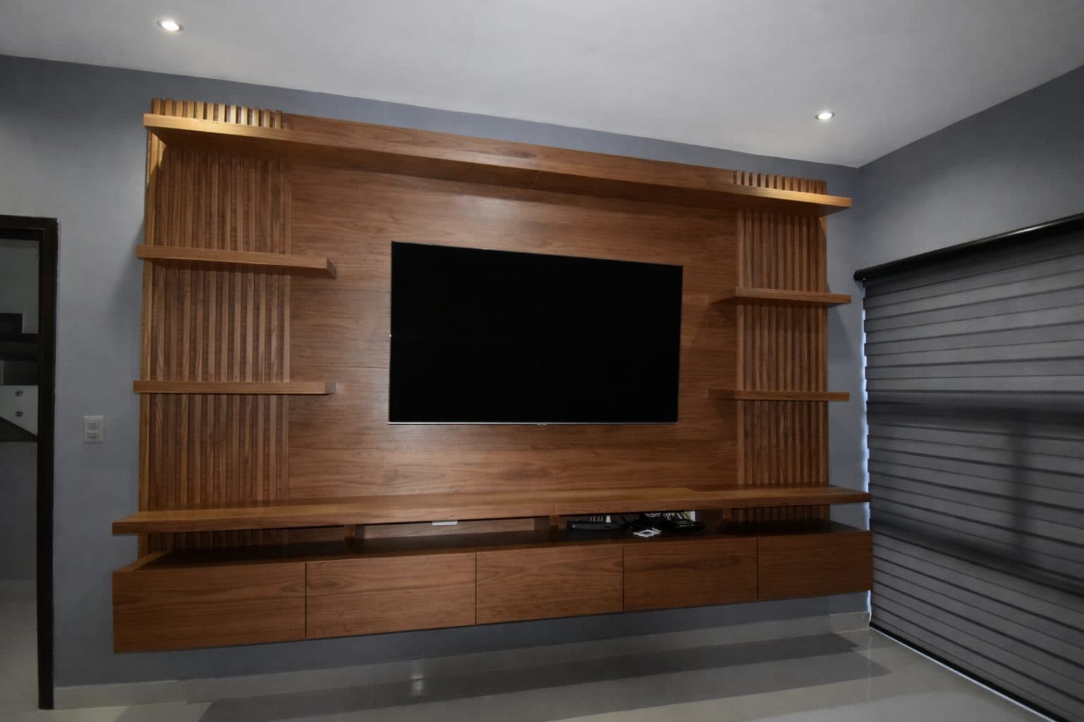 Mueble de TV 38 a medida por Molbani